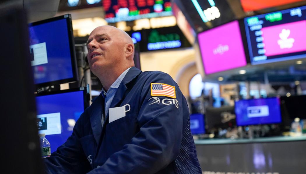 Seth Wenig: Wall Street försökte hålla igen efter tisdagens uppgång. Arkivbild.