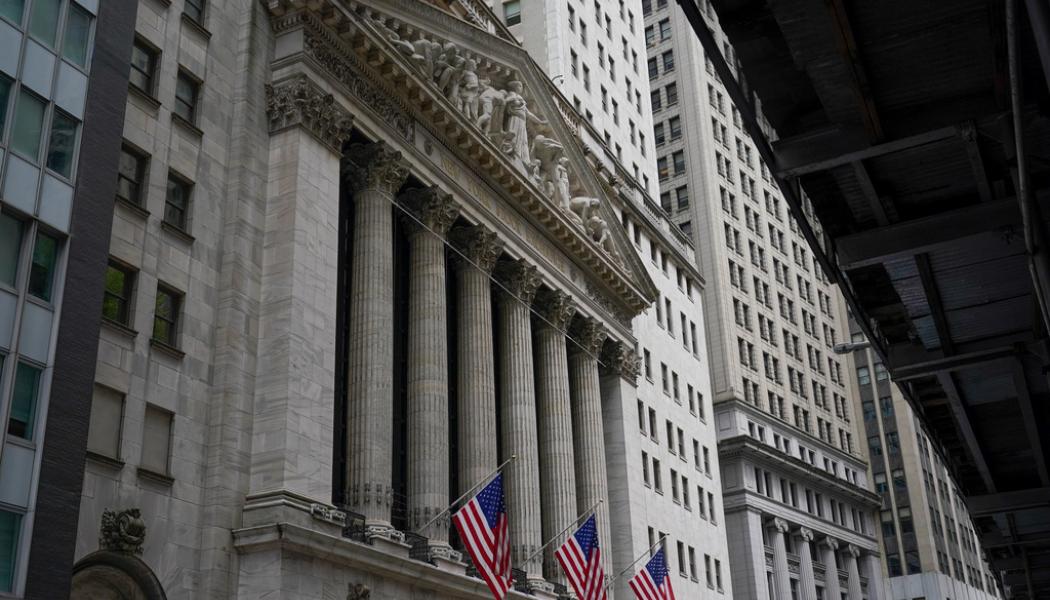 Seth Wenig/AP: De stora börsindexen föll i New York. Arkivbild.