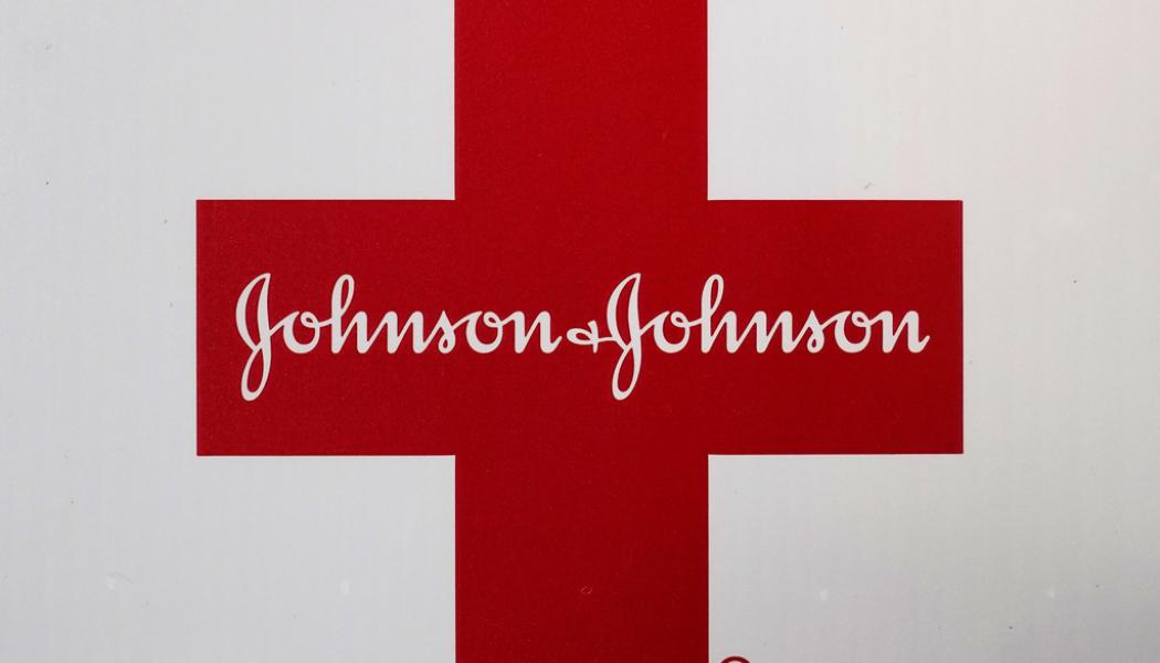 Steven Senne: Johnson & Johnson sänker vinst- och försäljningsprognosen för 2022 i en kvartalsrapport. Arkivbild
