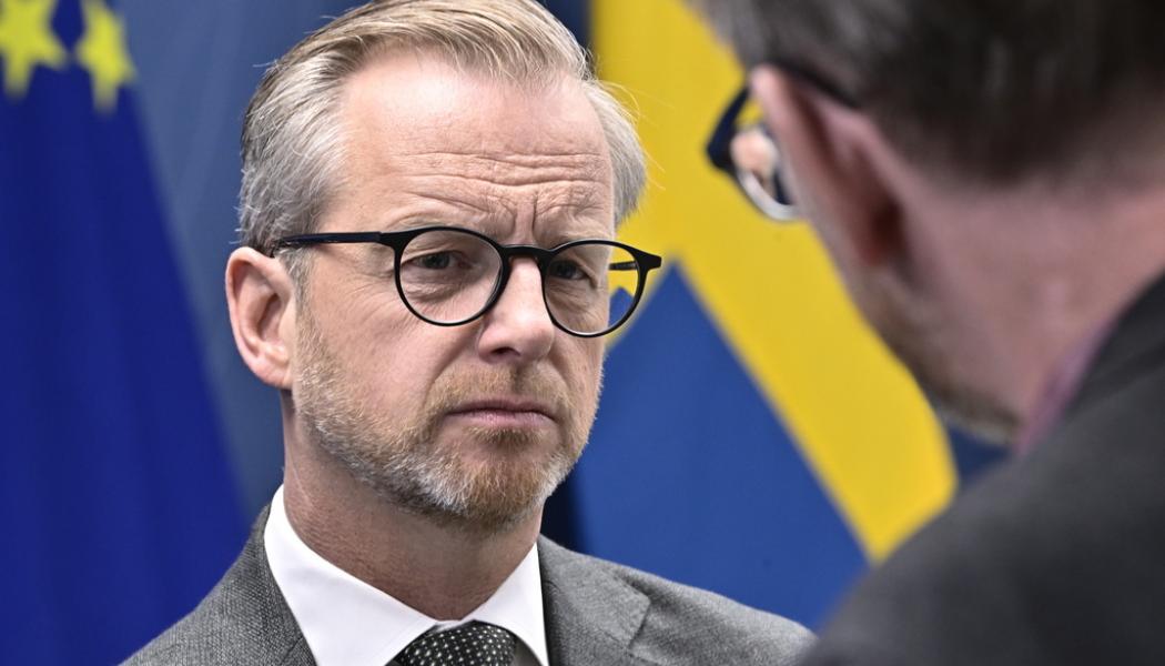 Claudio Bresciani/TT: Finansminister Mikael Damberg om KI:s prognos. Arkivbild.