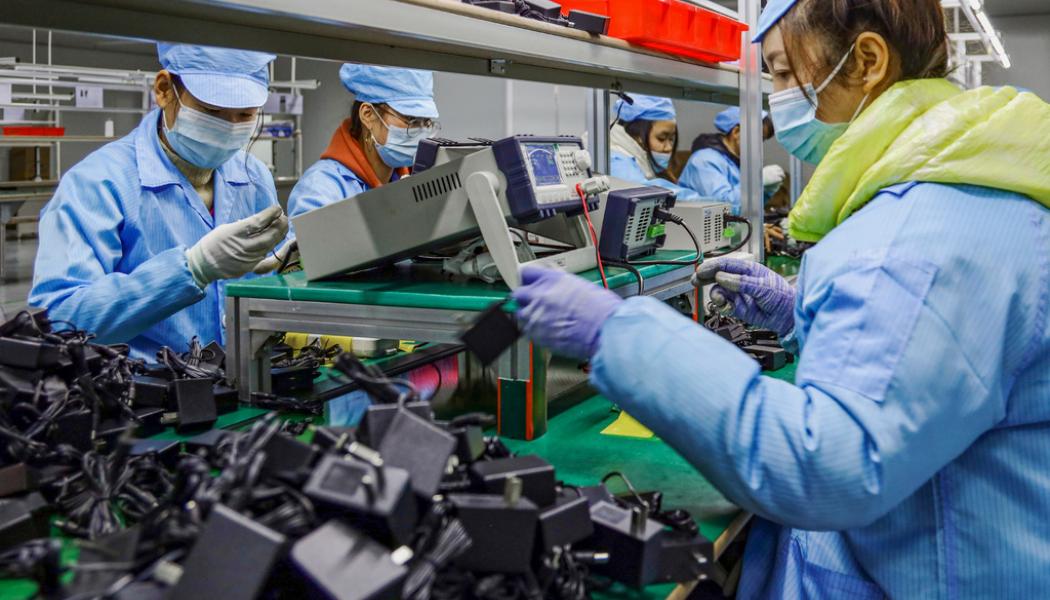 Chinatopix/AP/TT: Aktiviteten minskar i Kinas industri för andra månaden i rad i augusti, enligt ett nytt inköpschefsindex. Arkivbild