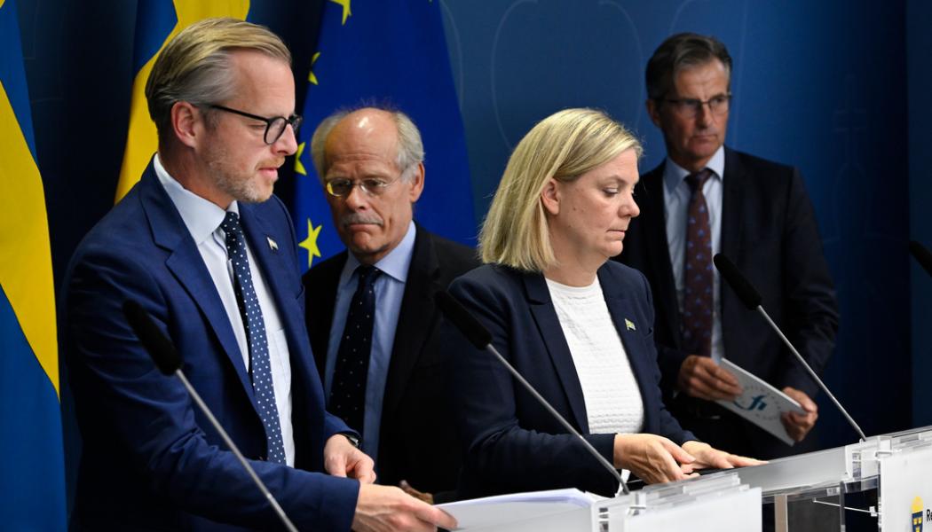 Anders Wiklund/TT: Statsminister Magdalena Andersson (S) höll en pressträff den 3 september med (från vänster) finansminister Mikael Damberg (S), riksbankschef Stefan Ingves och Finansinspektionens generaldirektör Erik Thedéen om åtgärderna.