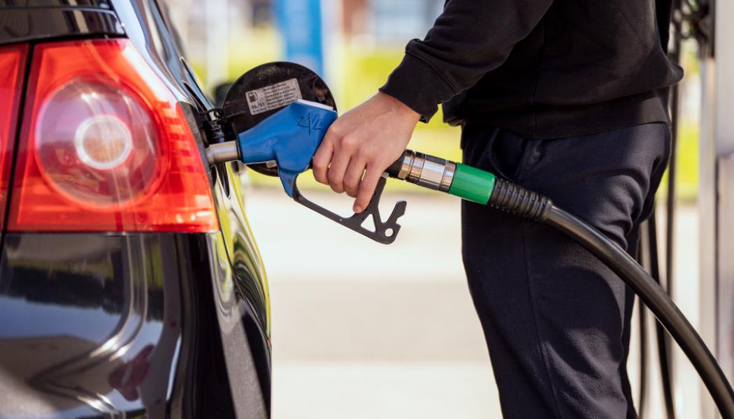 Beate Oma Dahle/NTB/TT: EU:s ministerråd ger Sverige rätt att slopa energiskatten på bensin och diesel i tre månader. Det kan innebära ett flera kronor lägre bensinpris. Arkivbild.