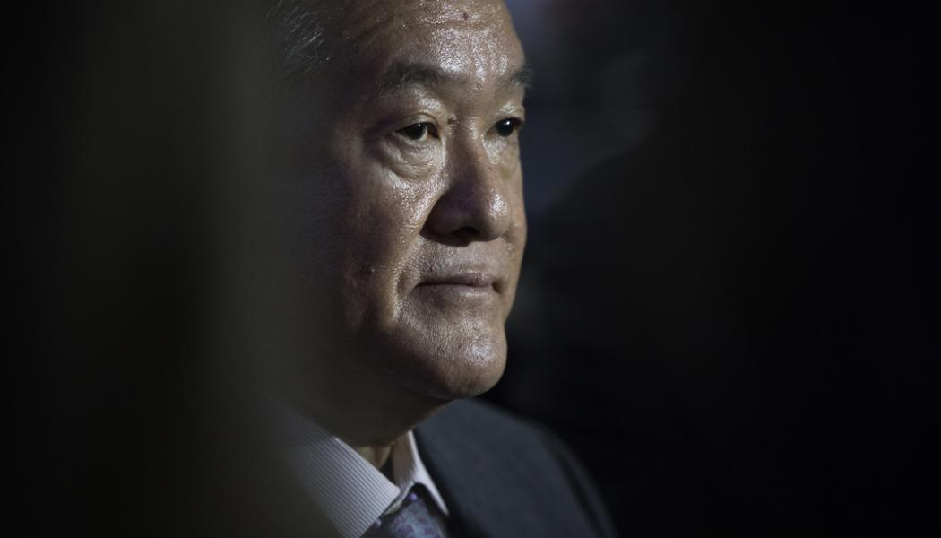 Leo Correa AP/TT: Japans finansminister Shunichi Suzuki är beredd att fortsätta slåss för den japanska yenens värde på valutamarknaden efter de första stödköpen sedan 1998 i september. Arkivbild
