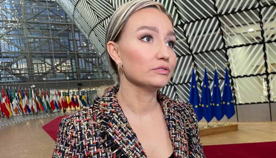 Wiktor Nummelin/TT: Energi- och näringsminister Ebba Busch (KD) på väg in till torsdagens EU-möte i Bryssel.