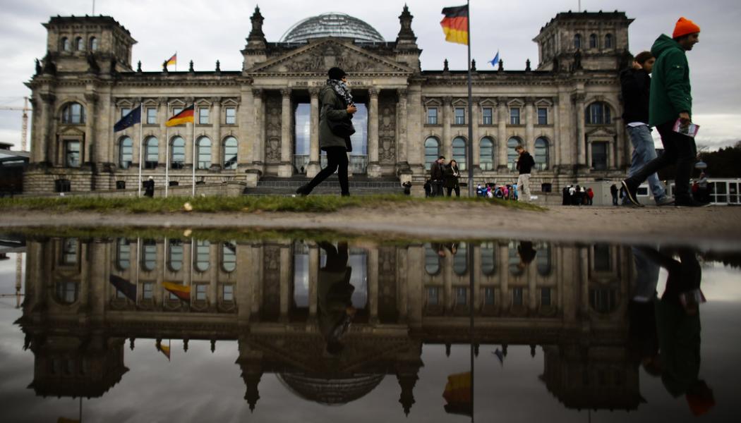 Markus Schreiber AP/TT: Riksdagsbyggnaden i Berlin. Arkivbild.
