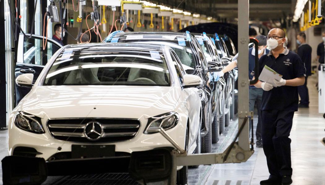 Ng Han Guan/AP/TT: Industriproduktionen i eurozonen föll oväntat mycket i oktober jämfört med månaden före. Arkivbild.