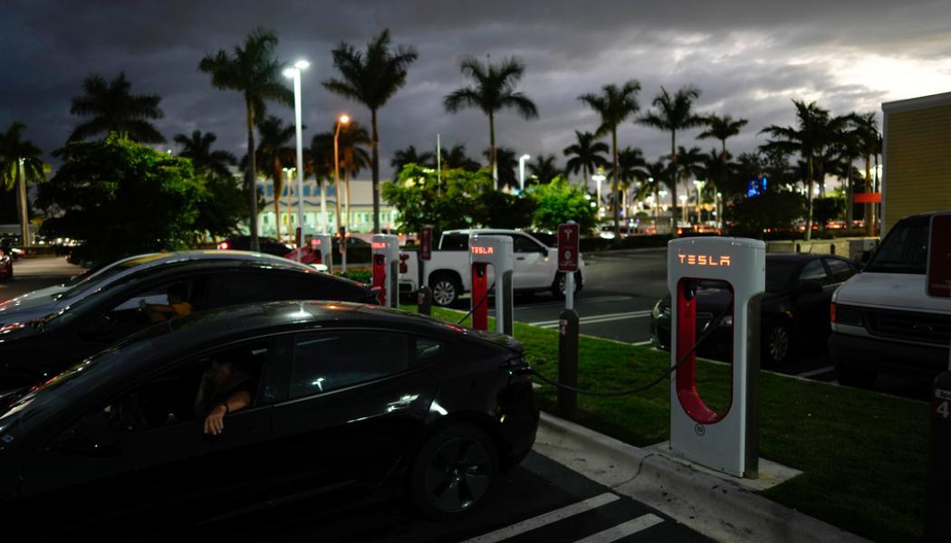 Rebecca Blackwell/AP/TT: Hur går det egentligen för Tesla? Arkivbild.