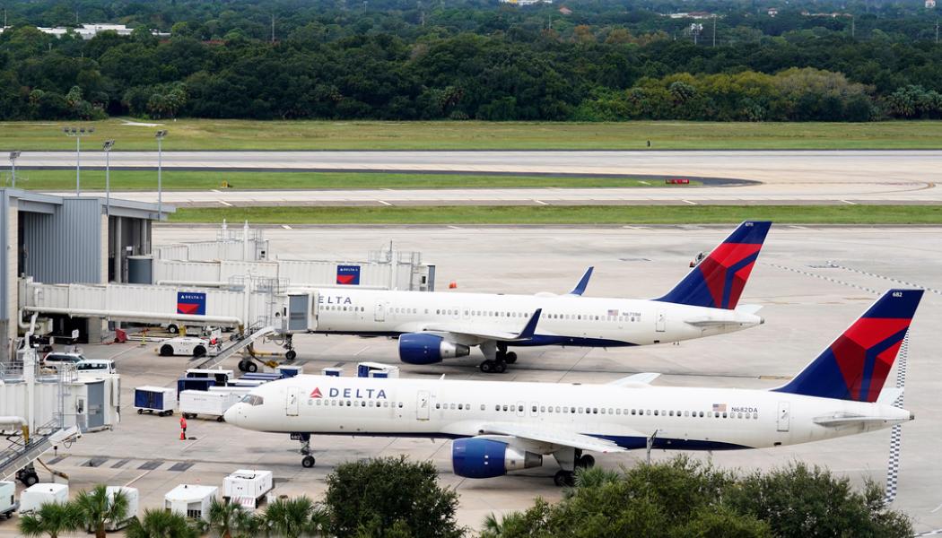 Chris O'Meara/AP/TT: Boeing-plan tillhörande Delta Air Lines vid Tampas internationella flygplats. Arkivbild.