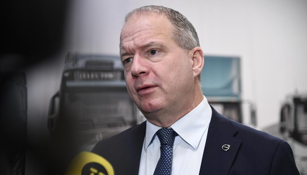 Lars Schröder/TT: Volvokoncernens vd Martin Lundstedt presenterar bokslutet.