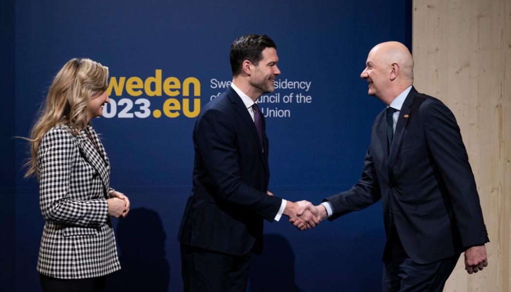 Pontus Lundahl / TT: Energi- och näringsminister Ebba Busch och utrikeshandelsminister Johan Forssell tar emot den franske ministern Roland Lescure till ett informellt ministermöte på Scandinavian XPO, intill Arlanda flygplats.