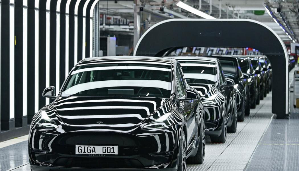 Patrick Pleul/AP/TT: Tesla återkallar 360|000 bilar. Arkivbild.
