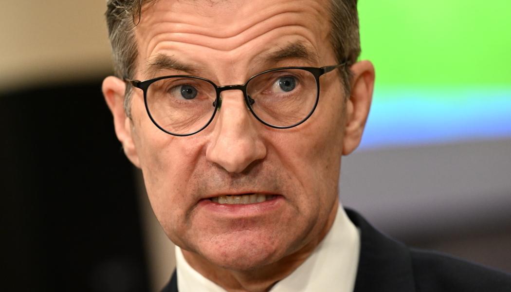 Jonas Ekströmer/TT: Riksbankschef Erik Thedéen är redo trycka på ränteknappen igen. Arkivbild.