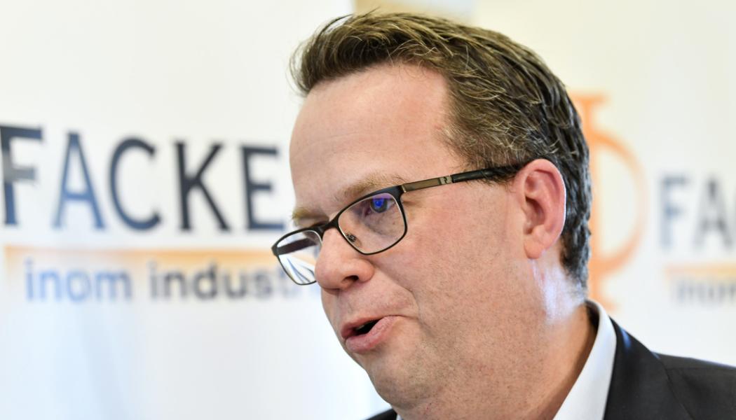 Henrik Montgomery/TT: Unionens ordförande Martin Linder gör tummen ned. Arkivbild.