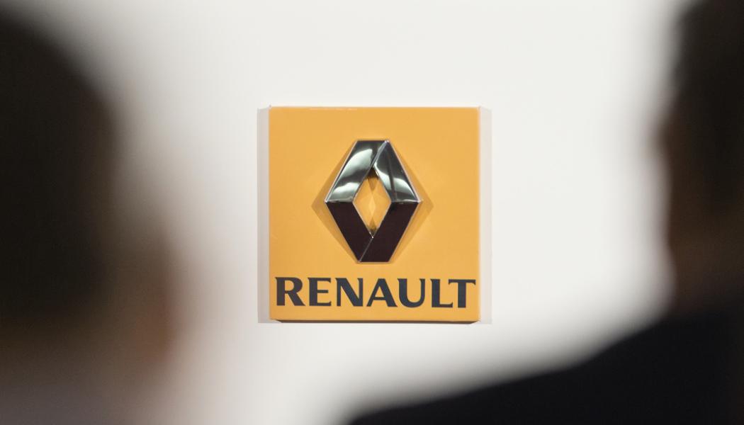 Jacques Brinon AP/TT: Den franska biltillverkaren Renault vägrar fortsatt ta rygg på Teslas prissänkningar. Arkivbild