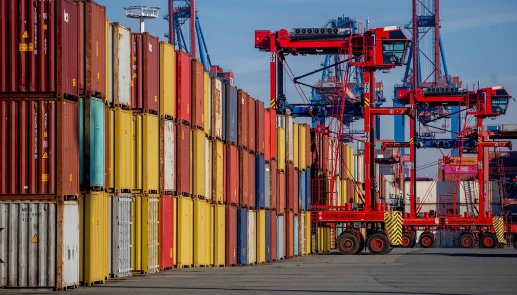 Michael Probst AP/TT.: Containrar i hamnen i Hamburg. Arkivbild.