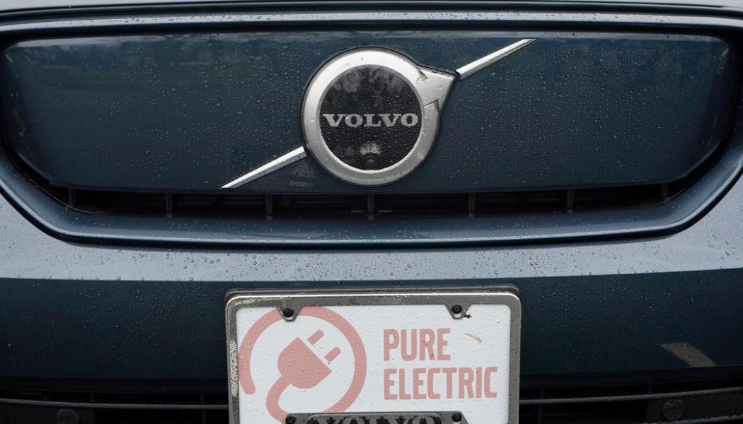 Ted S Warren/AP/TT: Volvo Cars minskar antalet anställda i Sverige.