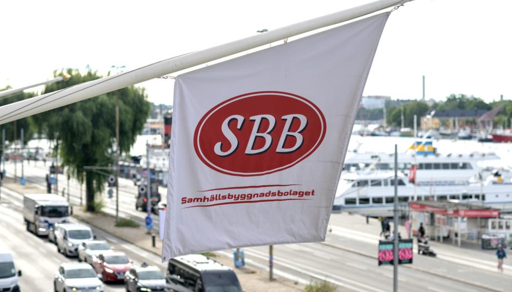 Anders Wiklund/TT: Flaggan på SBB:s kontor på Strandvägen i Stockholm. Arkivbild.