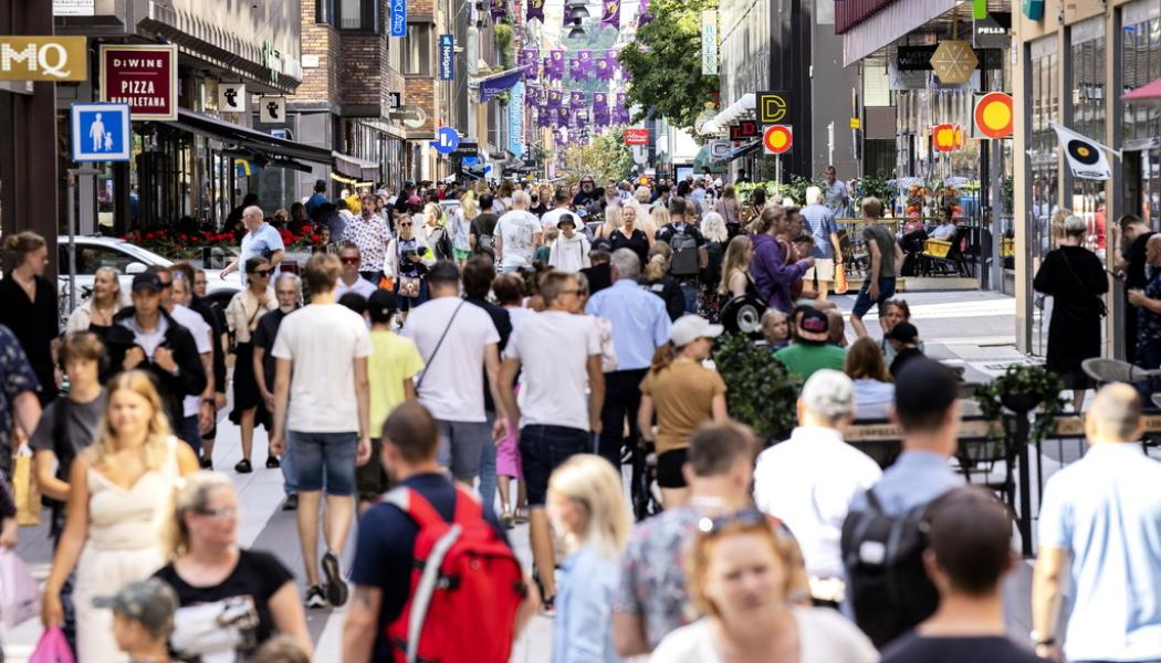 Stefan Jerrevång/ TT: Nu hoppas modeindustrin att turister ska bära den svenska handeln under sommaren. Arkivbild.