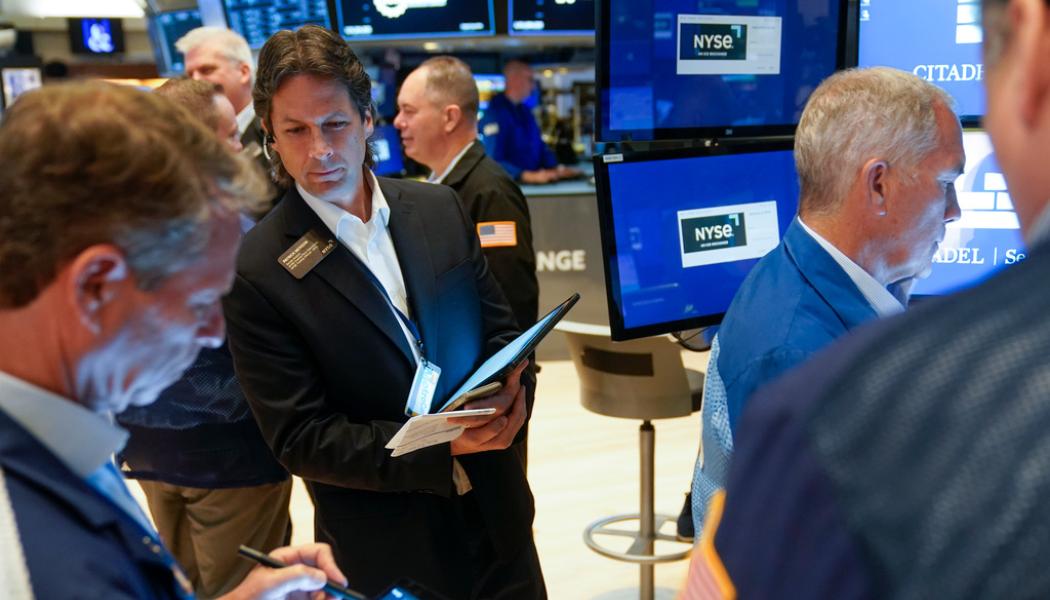 Seth Wenig/AP/TT: Handlare på Wall Street. Arkivbild.