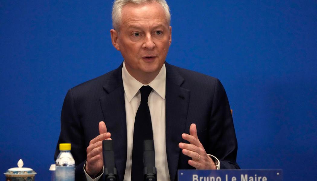 Ng Han Guan AP/TT: Frankrikes finansminister Bruno Le Maire under en presskonferens i Peking i helgen.