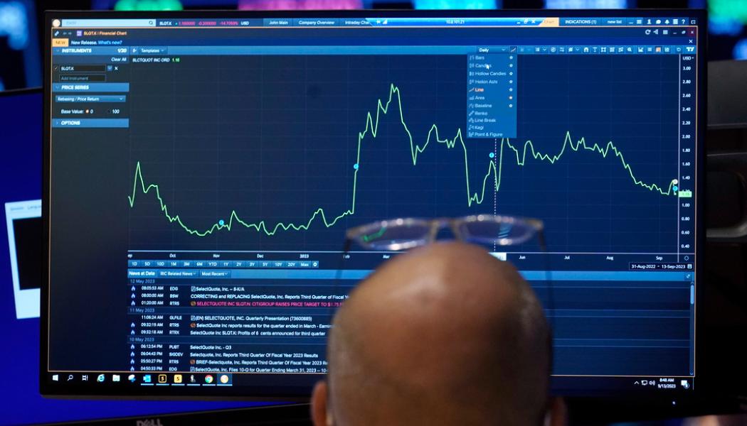 Richard Drew/AP/TT: Wall Street avslutade handelsveckan åt olika håll. Arkivbild.