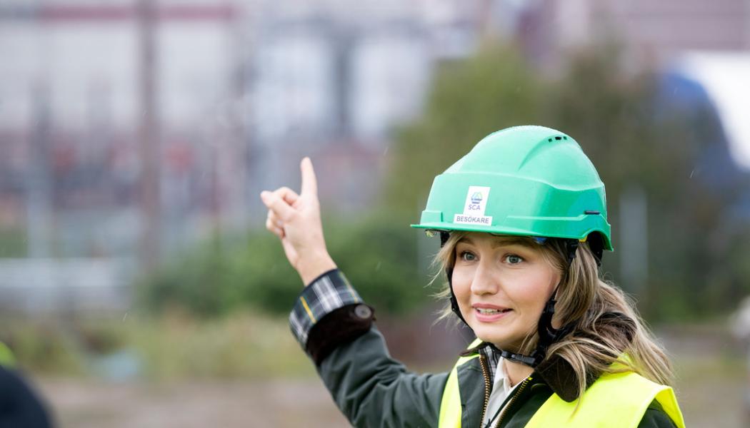 Mats Andersson/TT: Energi- och näringsminister Ebba Bush (KD) vid en rundvandring på SCA i Östrand i Timrå.