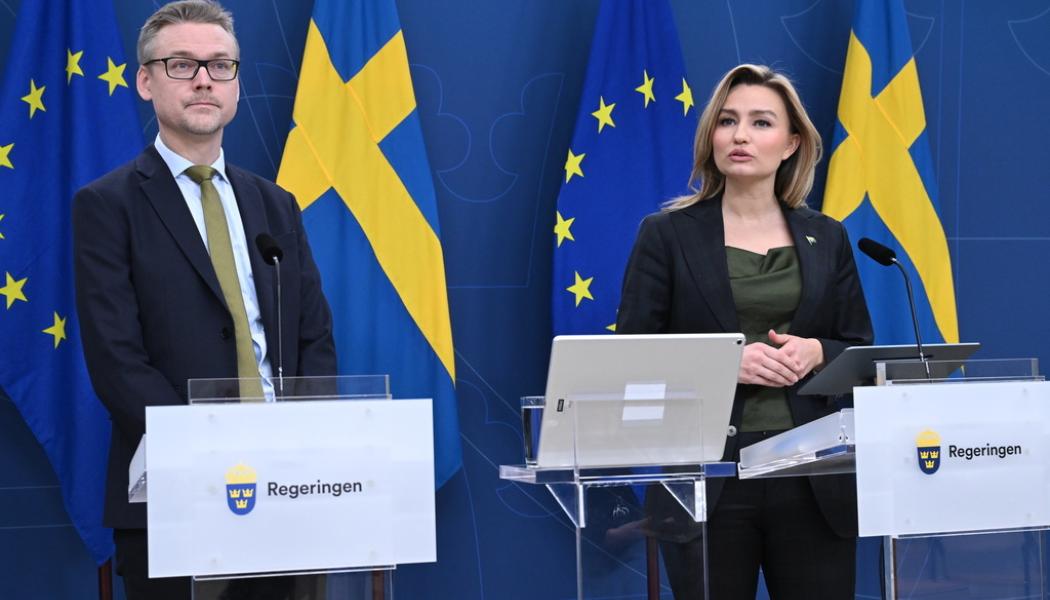 Jonas Ekströmer/TT: Energi- och näringsminister Ebba Busch (KD) under torsdagens pressträff på regeringskansliet Rosenbad. Regeringen har tillsatt Carl Berglöf som nationell kärnkraftssamordnare.