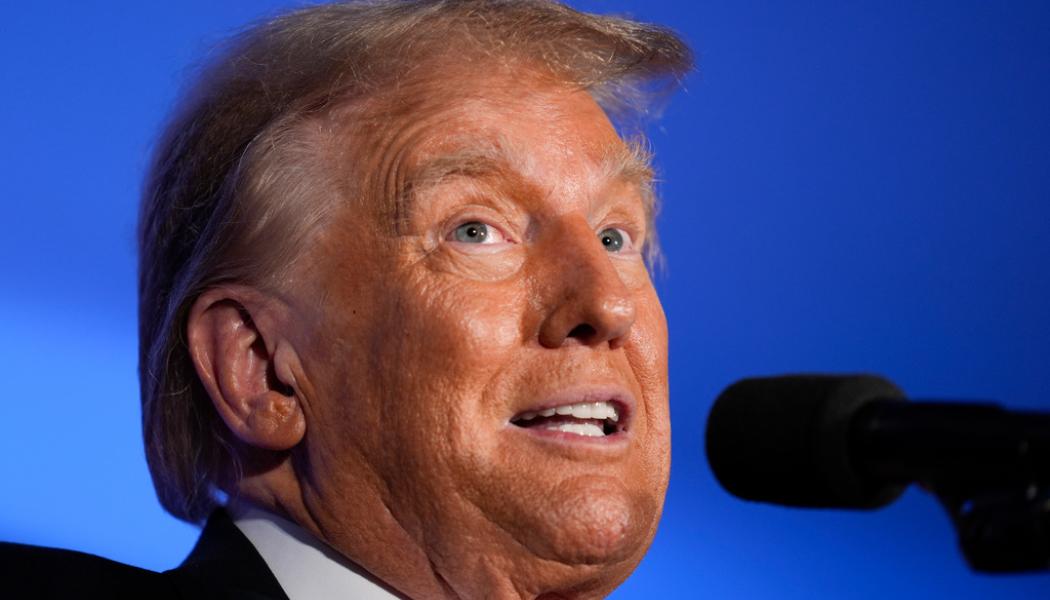 Matt Rourke/AP/TT: Om Donald Trump vinner presidentvalet i höst och genomför vårdslösa skattesänkningar kan det trycka upp din boränta. Arkivbild
