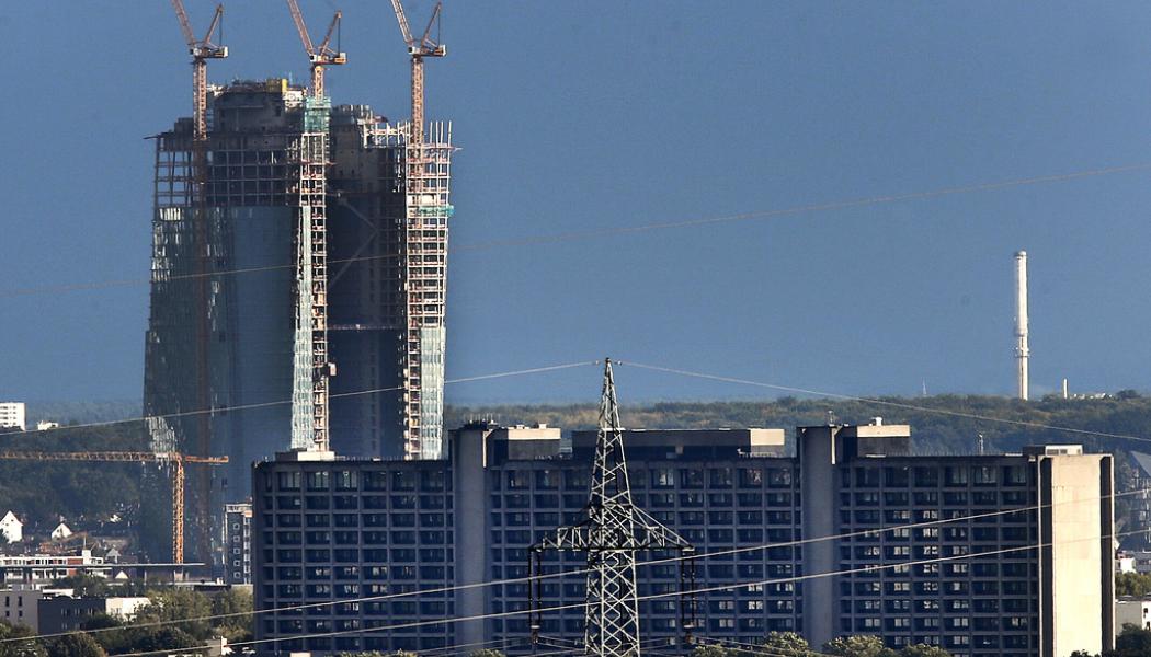 Michael Probst: Tysklands centralbank Bundesbank är en del av Europeiska centralbanken (ECB) och de båda bankerna är grannar i Frankfurt. Arkivbild