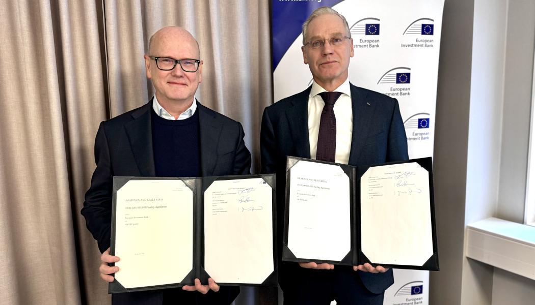 Undertecknande av avtalet med EIB. Foto: SKF