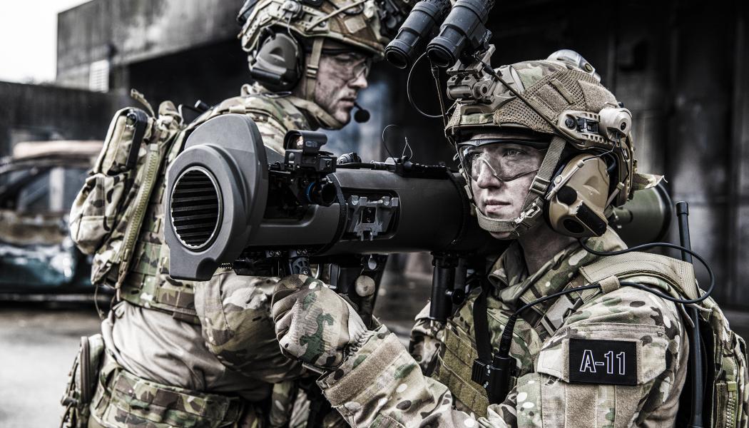 Carl-Gustaf är ett axelburet rekylfritt granatgevär. Foto: Saab