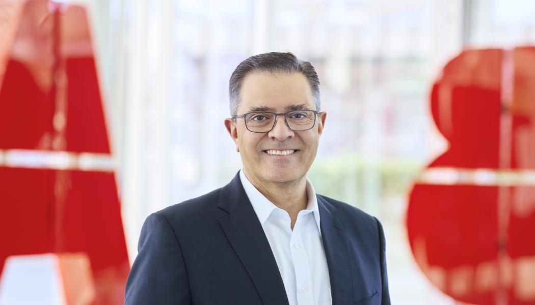 Sami Atiya, som idag är chef för affärsområdet Robotics & Discrete Automation och medlem av koncernledningen, kommer att lämna ABB i slutet av 2026 ”i linje med den annonserade försäljningen av Robotics-divisionen”. Foto: ABB