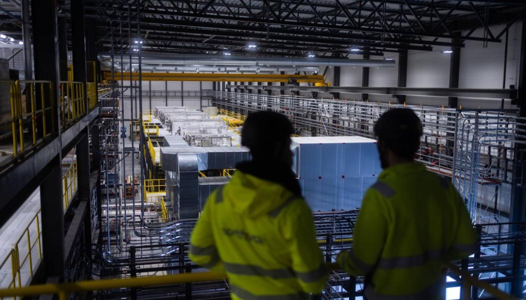 Revolt är en av Europas största fullt integrerade batteriåtervinningsanläggningar, med en installerad återvinningskapacitet på 8 500 ton per år och infrastruktur för ytterligare expansion. Foto: Lyten