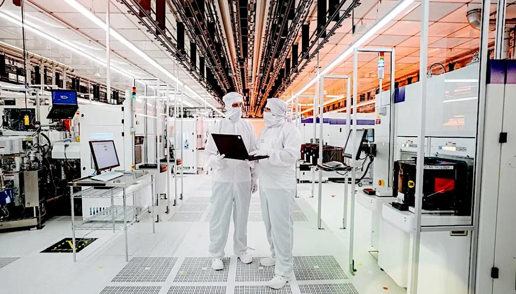 Inne i halvledarfabriken i Villach. Foto: Infineon Technologies