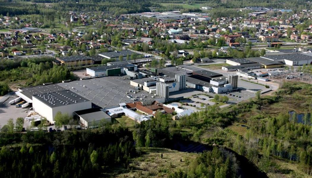 Spillvärmen från Trioworlds anläggning täcker behovet av förnybar fjärrvärme i Smålandsstenar. Foto: Nevel