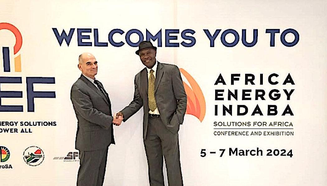 DeepGeos Murray (till vänster) och AFCONEs Agboraw, vid Africa Energy Indaba-konferensen. Bild: AFCONE/DeepGeo