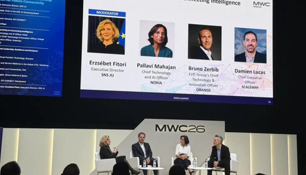 Bildtext: Panelen ‘From Connectivity to Connecting Intelligence’ på MWC 2026 pågick på mässans första dag. Från vänster: Erzsébet Fitori (SNS JU), Pallavi Mahajan (Nokia), Bruno Zerbib (Orange) och Damien Lucas (Scaleway). Foto: Nicholas Christiansen