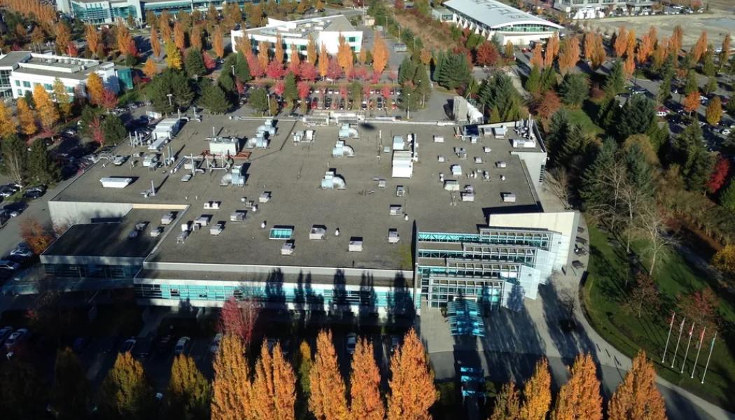 En flygbild över Ballards bränslecellsfabrik i Burnaby, Kanada. Foto: Ballard Power Systems