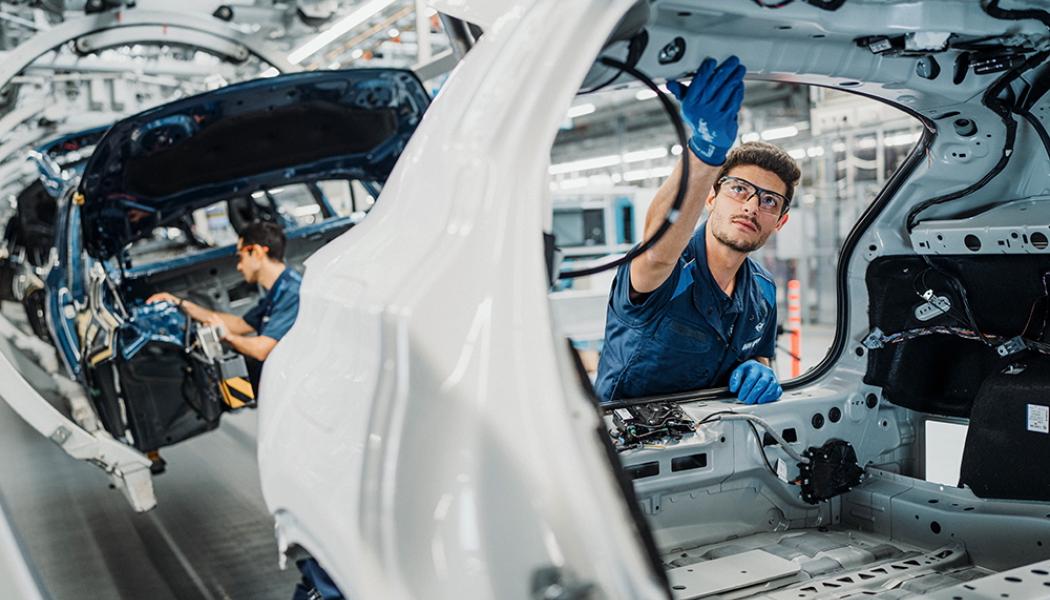 BMW har utvecklat elmotorer som fungerar utan sällsynta jordartsmetaller genom att ersätta traditionella magneter med ny teknik. Foto: BMW Group Career