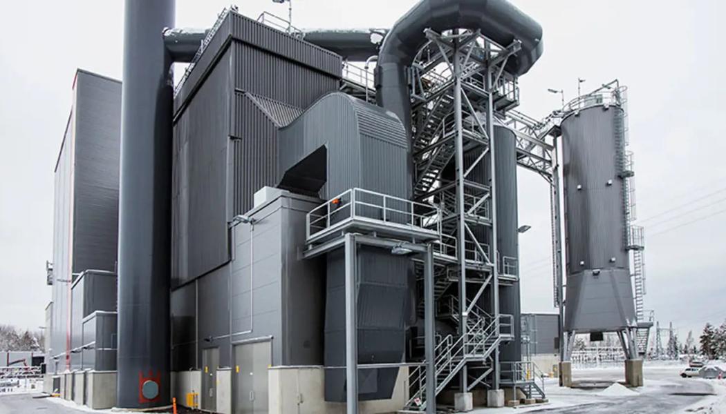 Valmets BFB-panna är en lämplig lösning för fjärrvärme, processanläggningar, spetslast och reservkraft. Bubblande fluidiserad bäddförbränning (BFB) kan användas för ett brett spektrum av bränslen, från torrt träbränsle och torv till fuktiga skogsrester, slam och även fasta återvunna bränslen. Foto: Valmet