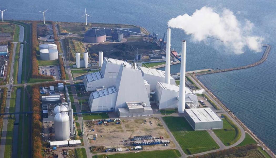 Det danska energibolaget Ørsted tilldelades nyligen ett 20-årigt kontrakt från danska Energistyrelsen för sitt projekt ”Ørsted Kalundborg Hub” för koldioxidinfångning och lagring (CCS). Därmed skulle Danmarks stora CCS-upphandling fånga in miljontals ton koldioxid, men lockade betydligt färre projekt än planerat. Foto: Ørsted