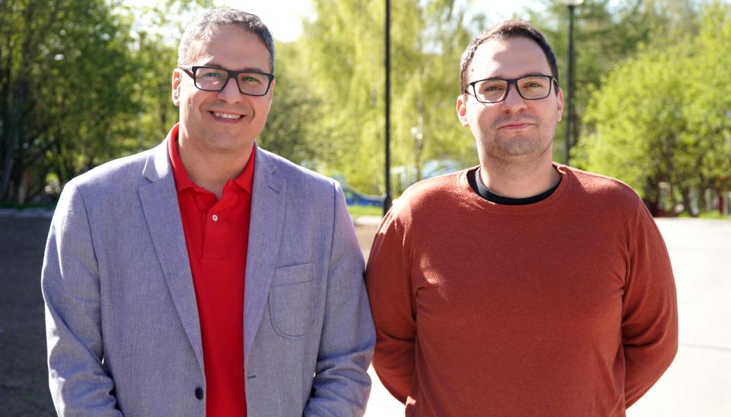 Från vänster, George Nikolakopoulos, professor inom Robotik och AI. Christoforos Kanellakis, universitetslektor. Foto: LTU