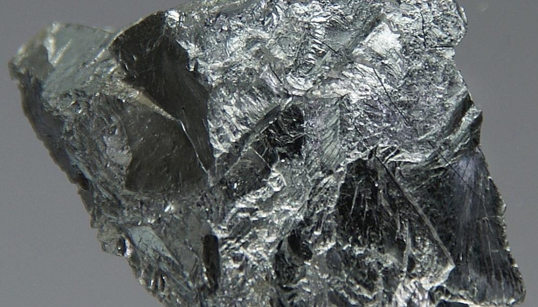 Krom används för sina goda korrosionsresistenta egenskaper vid tillverkning av stål och legeringar. Foto: Jurii/http://images-of-elements.com/chromium.php/Wikimedia Commons