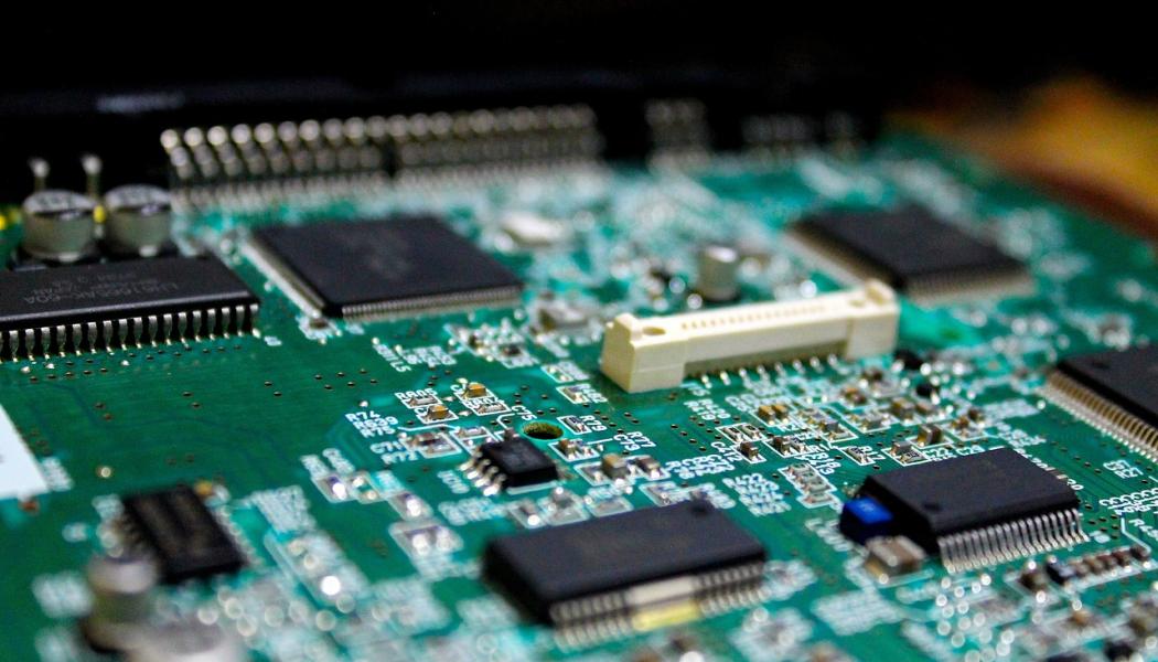 Med sitt fokus på innovation och utveckling har Nvidia positionerat sig som en ledande aktör inom teknologisektorn. Företaget fortsätter att expandera sina produkter och lösningar, vilket förväntas driva tillväxten även i framtiden. Foto: Creative Commons Lic. Pixabay, kredit: CompileIdeas