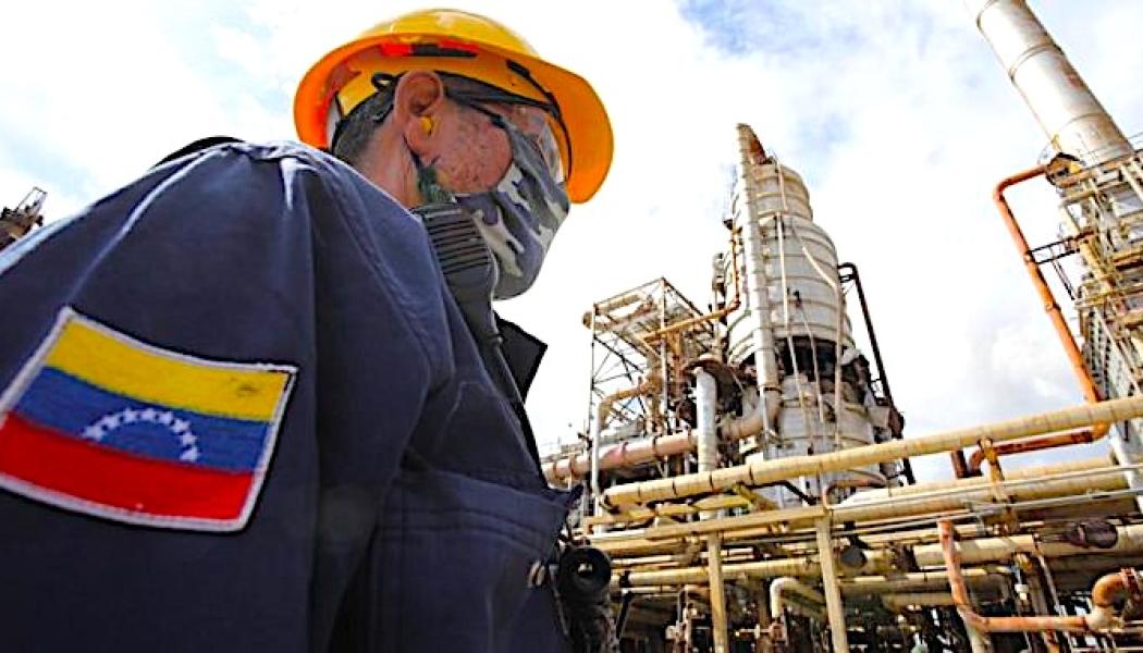 Ett oljeraffinaderi i Venezuela. Foto: (MPPCI) Creative Commons Lic.