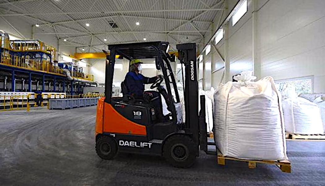 Separerad sällsynt jordartsprodukt förbereds för leverans vid Neos Silmet-anläggning i Estland. Foto: Neo Performance Materials