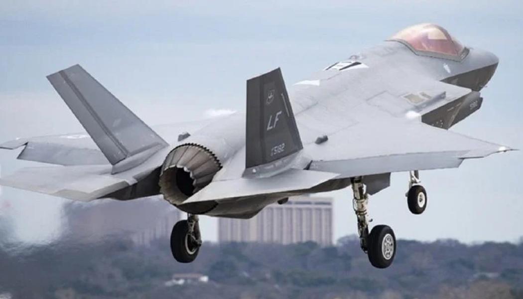 Patria och Lockheed Martin har befäst sitt samarbete genom att underteckna ett samförståndsavtal (MoA) som syftar till att upprätta en produktionslinje för landningsställsdörrar till F-35 i Finland. Foto: Patria