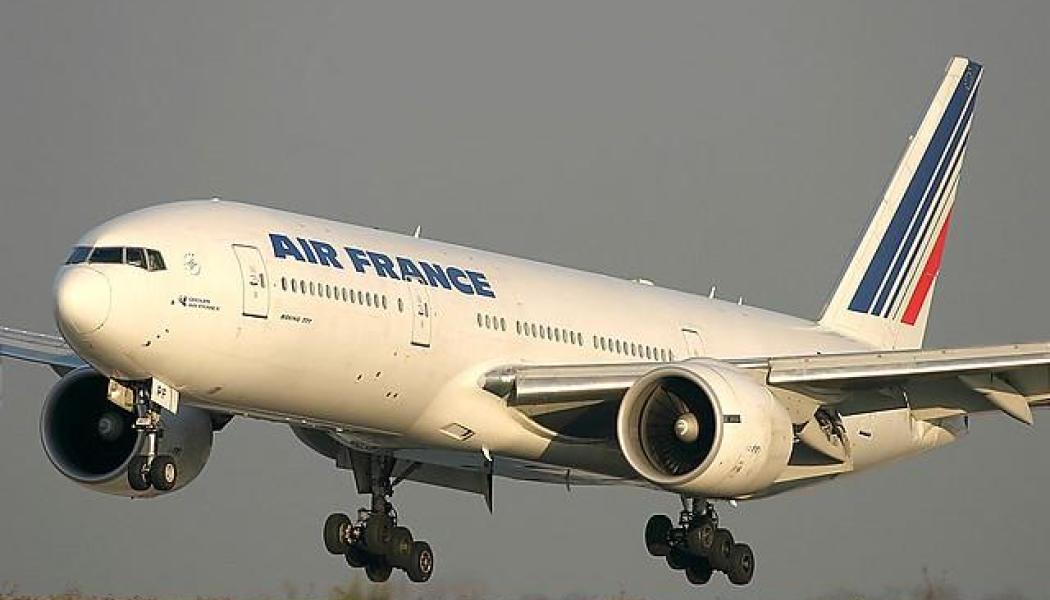 Air France är ett franskt flygbolag, dotterbolag till Air France-KLM. Bolaget bildades 1933 och fusionerades under 2004 med KLM. Foto: FGSPF/Wikimedia Commons