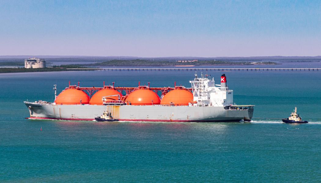 LNG-tankfartyg på väg. Foto: Creative Commons Lic. kredit: Gaz_Chapp